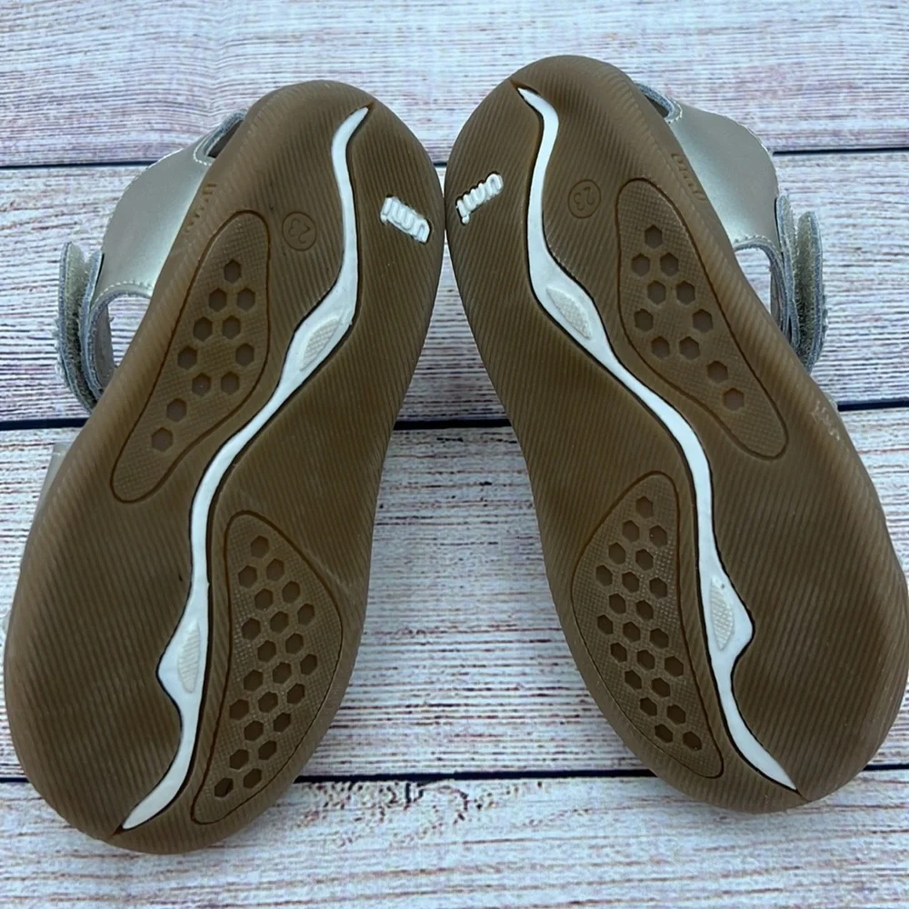 Gorgeous Gold and White Girls Sandals
